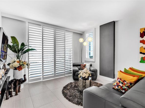 888 Brickell Key Dr 1002, Miami FL 33131