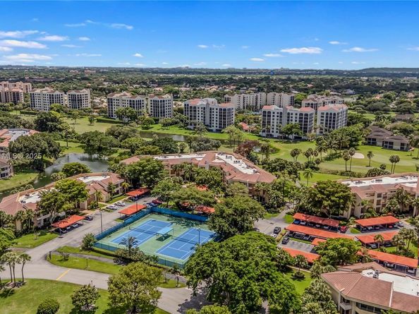 7508 La Paz Blvd 202, Boca Raton FL 33433