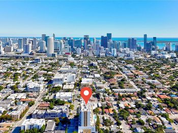 900 SW 8th St