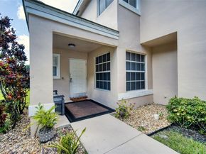 2913 Myrtle Oak Cir, Davie FL 33328