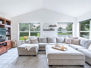 2913 Myrtle Oak Cir, Davie FL 33328