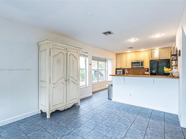 2913 Myrtle Oak Cir, Davie FL 33328