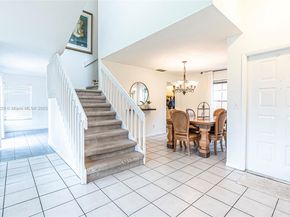 2913 Myrtle Oak Cir, Davie FL 33328