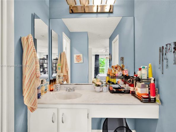 4680 NW 102nd Ave 20220, Doral FL 33178