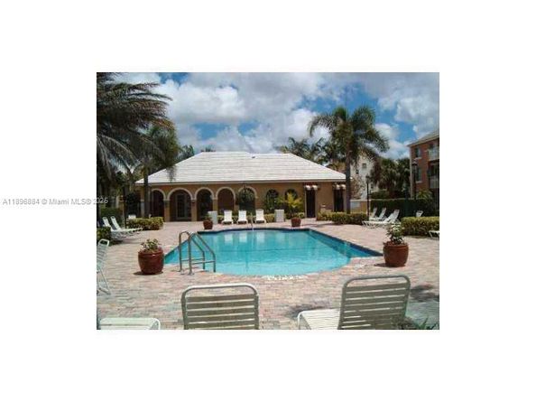 711 SW 111th Way 301, Pembroke Pines FL 33025