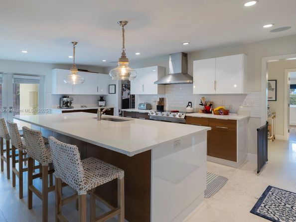 1200 SW 18th St, Miami FL 33145