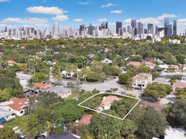 1200 SW 18th St, Miami FL 33145