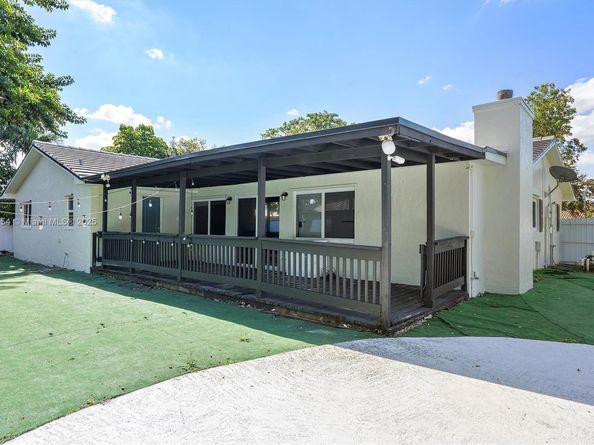 8555 NW 25th Pl, Coral Springs FL 33065