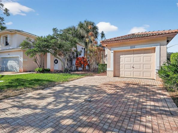 1244 NW 171st Ave, Pembroke Pines FL 33028