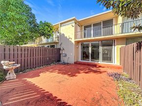 2412 NE 11th St 160, Hallandale Beach FL 33009