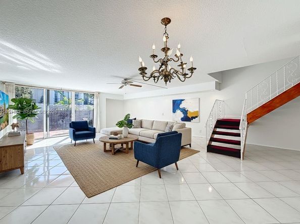 2412 NE 11th St 160, Hallandale Beach FL 33009