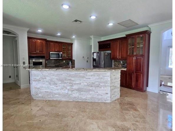 19179 S Gardenia Ave, Weston FL 33332