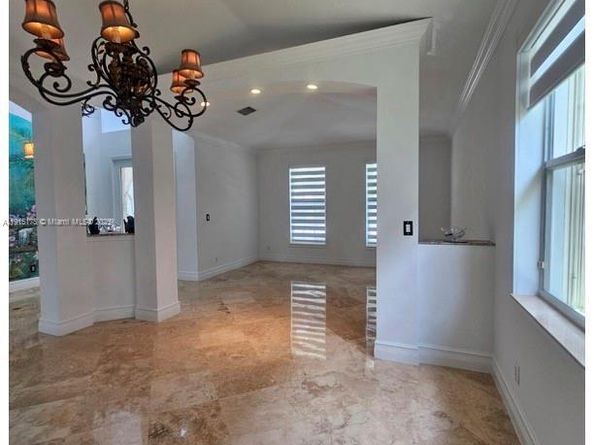 19179 S Gardenia Ave, Weston FL 33332