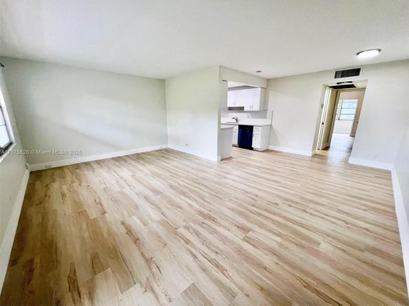 2002 Granada Dr J3, Coconut Creek FL 33066