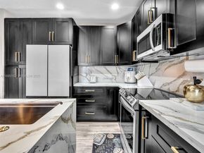 2027 SE 12th St, Homestead FL 33035