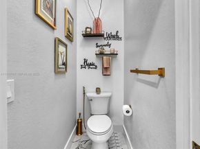 2027 SE 12th St, Homestead FL 33035