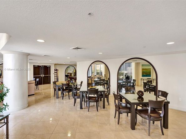 100 S Birch Rd 906B, Fort Lauderdale FL 33316