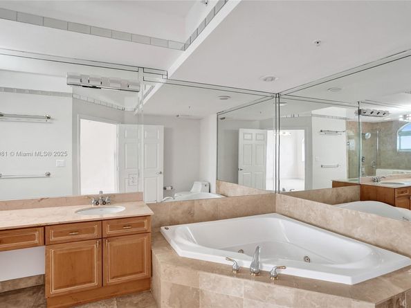 100 S Birch Rd 906B, Fort Lauderdale FL 33316
