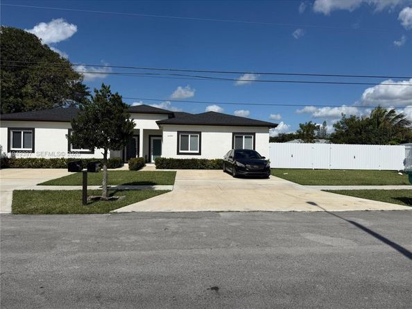 12047 12049 SW 213th St, Miami FL 33177