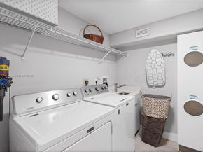 1171 Laguna Springs Dr, Weston FL 33326