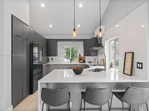 1171 Laguna Springs Dr, Weston FL 33326