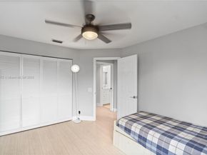 1171 Laguna Springs Dr, Weston FL 33326