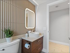 1171 Laguna Springs Dr, Weston FL 33326