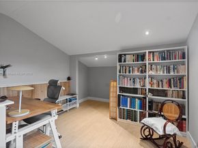 1171 Laguna Springs Dr, Weston FL 33326