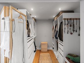 1171 Laguna Springs Dr, Weston FL 33326