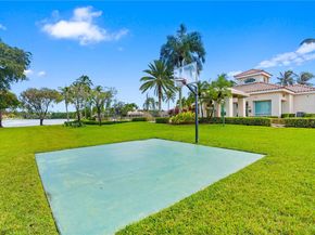 1171 Laguna Springs Dr, Weston FL 33326