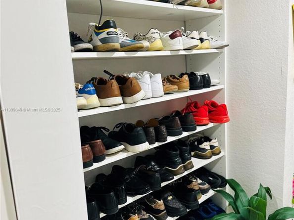 1940 NE 186th Dr, North Miami Beach FL 33179