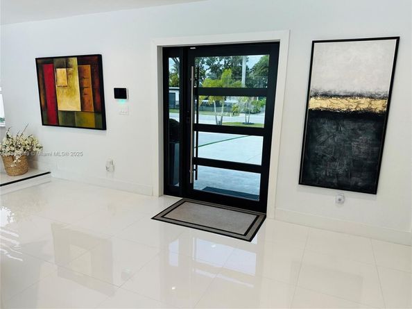 1940 NE 186th Dr, North Miami Beach FL 33179