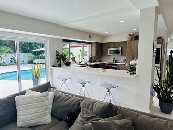 1940 NE 186th Dr, North Miami Beach FL 33179