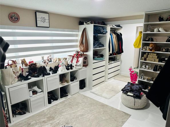 1940 NE 186th Dr, North Miami Beach FL 33179