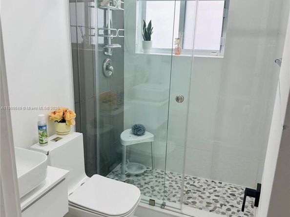 1940 NE 186th Dr, North Miami Beach FL 33179