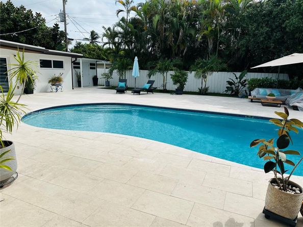 1940 NE 186th Dr, North Miami Beach FL 33179