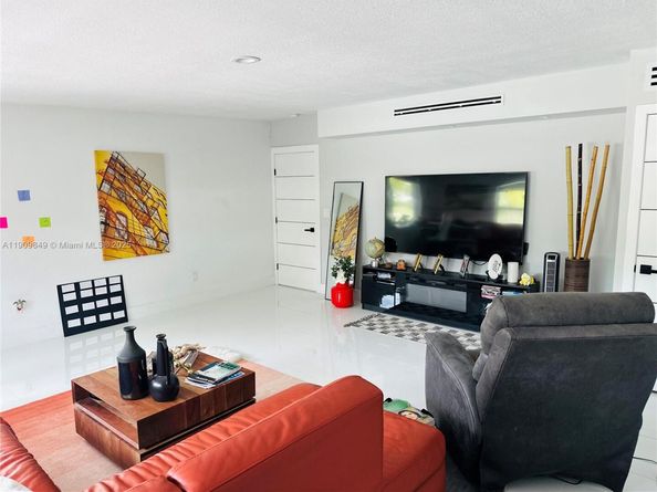 1940 NE 186th Dr, North Miami Beach FL 33179