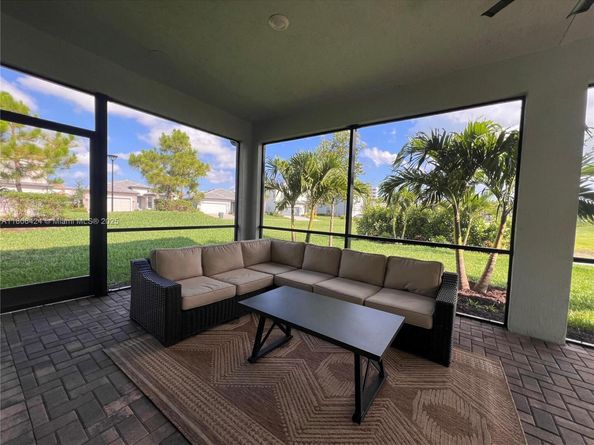 2814 Primrose Pl, Oakland Park FL 33309