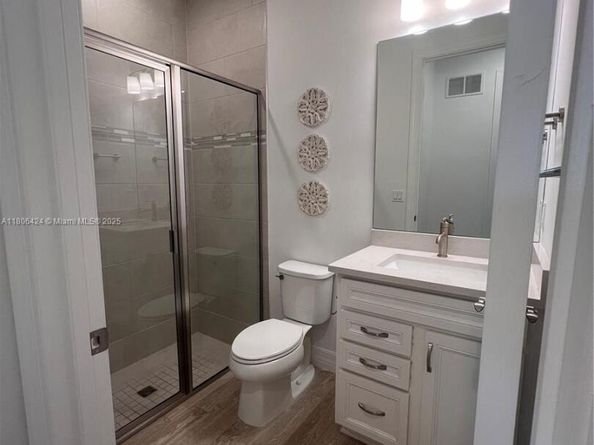 2814 Primrose Pl, Oakland Park FL 33309