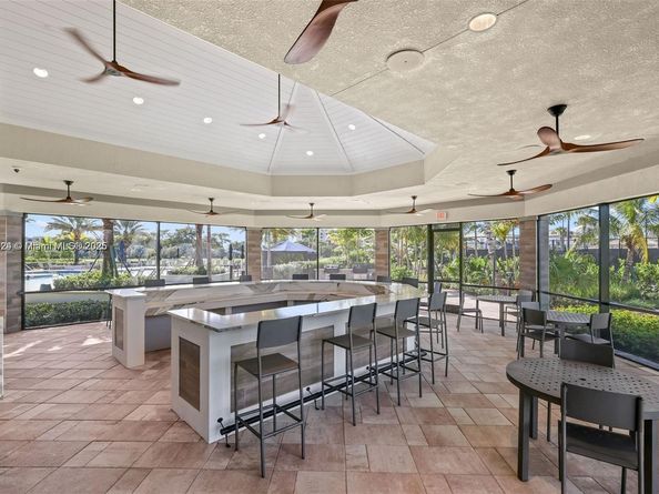 2814 Primrose Pl, Oakland Park FL 33309