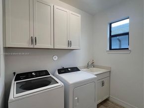 2814 Primrose Pl, Oakland Park FL 33309