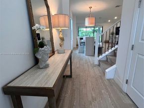 2814 Primrose Pl, Oakland Park FL 33309