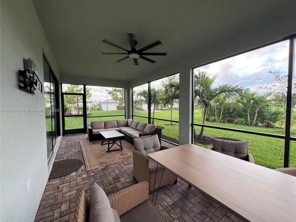 2814 Primrose Pl, Oakland Park FL 33309