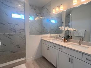 2814 Primrose Pl, Oakland Park FL 33309