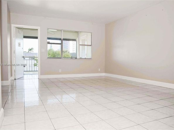 270 Layne Blvd 305, Hallandale Beach FL 33009