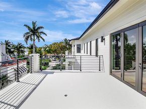 371 E Lakewood Rd, West Palm Beach FL 33405