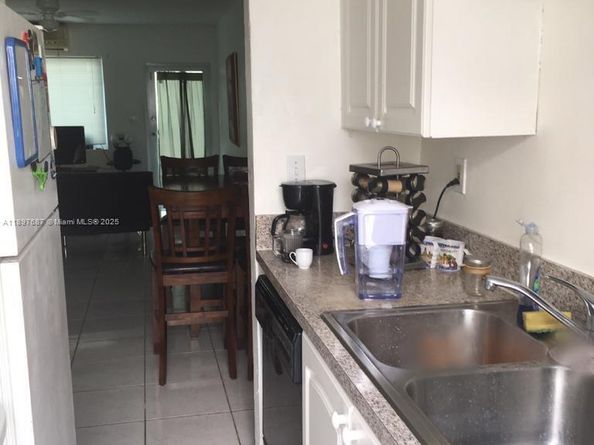 625 75th St, Miami Beach FL 33141
