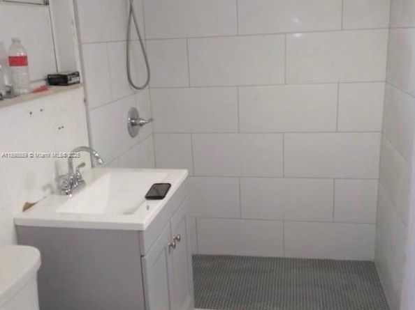 27 SW 55th Ave Rd, Miami FL 33134