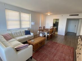 100 Lincoln Rd, Miami Beach FL 33139