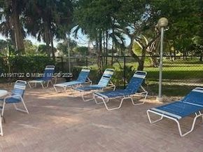4001 Hillcrest Dr 416, Hollywood FL 33021